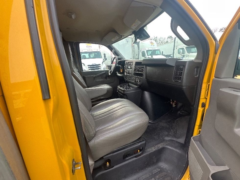 Light Duty Box Truck-Light and Medium Duty Trucks-GMC-2021-Savana G33503-Jessup-MD-103,675\n\t\tmiles-$ 24,750 - Image 18