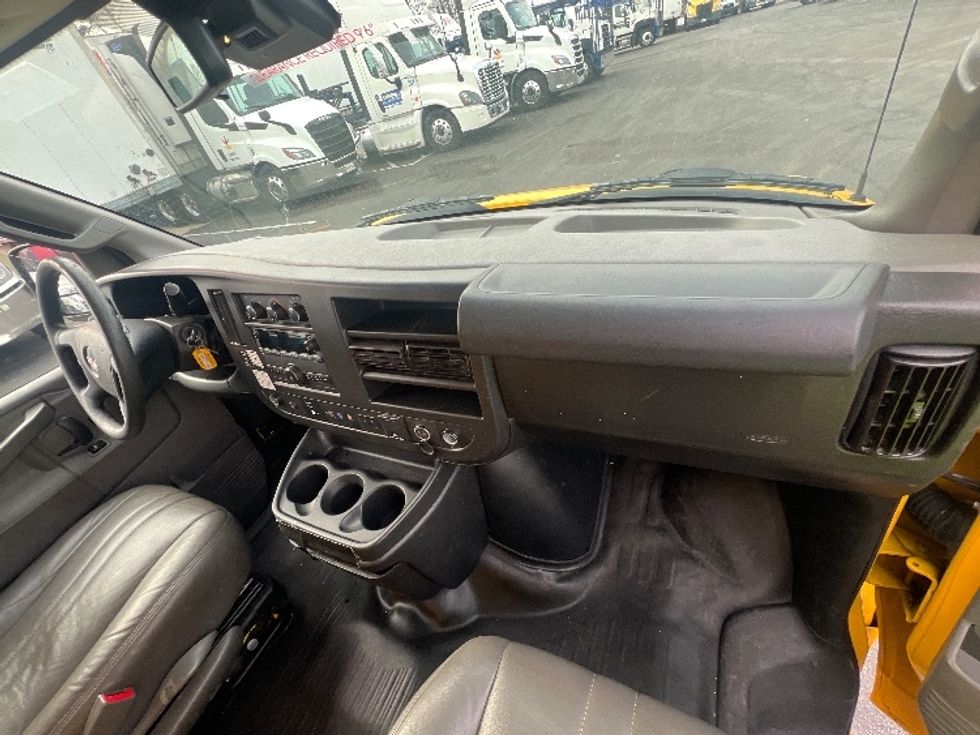Light Duty Box Truck-Light and Medium Duty Trucks-GMC-2021-Savana G33503-Jessup-MD-103,675\n\t\tmiles-$ 24,750 - Image 19