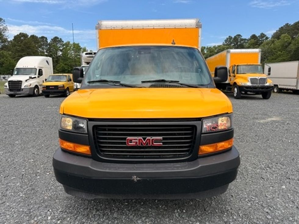Light Duty Box Truck-Light and Medium Duty Trucks-GMC-2021-Savana G33503-Jessup-MD-103,675\n\t\tmiles-$ 24,750 - Image 2