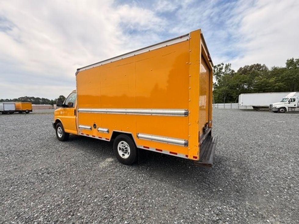 Light Duty Box Truck-Light and Medium Duty Trucks-GMC-2021-Savana G33503-Jessup-MD-103,675\n\t\tmiles-$ 24,750 - Image 5