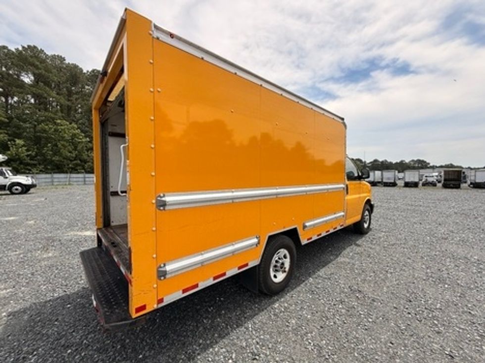 Light Duty Box Truck-Light and Medium Duty Trucks-GMC-2021-Savana G33503-Jessup-MD-103,675\n\t\tmiles-$ 24,750 - Image 6