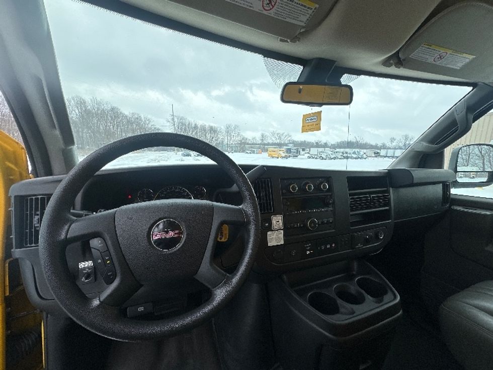 Light Duty Box Truck-Light and Medium Duty Trucks-GMC-2021-Savana G33503-Kalamazoo-MI-124,788\n\t\tmiles-$ 23,250 - Image 18