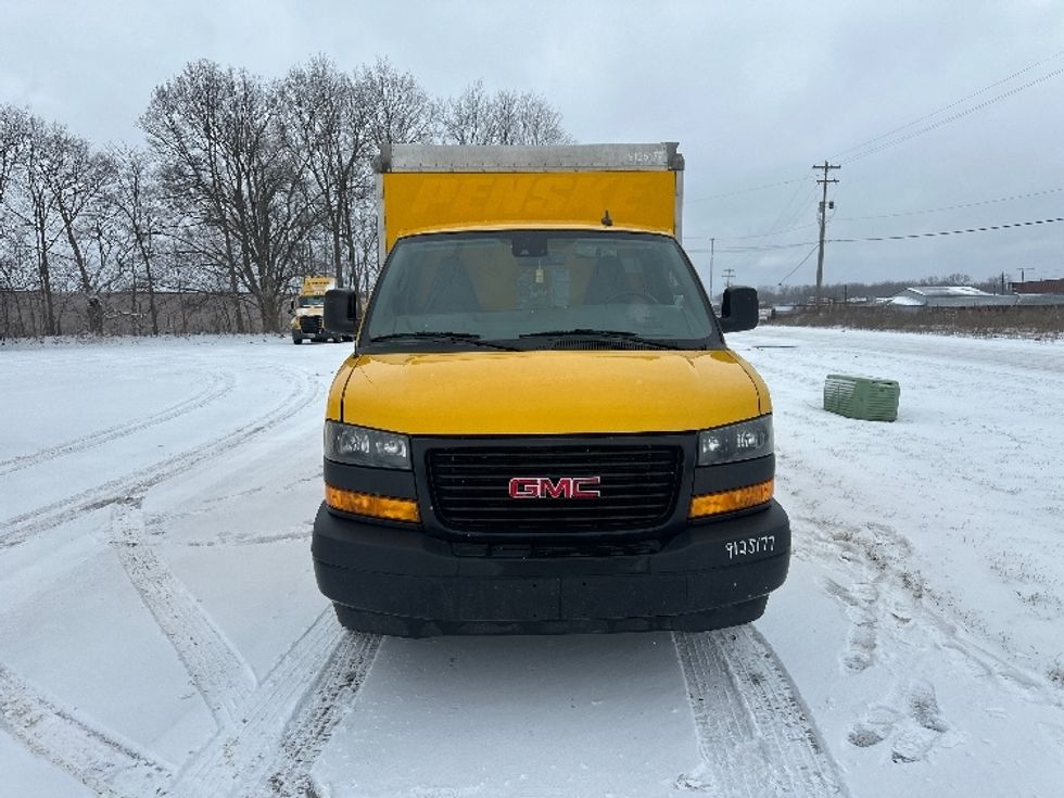 Light Duty Box Truck-Light and Medium Duty Trucks-GMC-2021-Savana G33503-Kalamazoo-MI-124,788\n\t\tmiles-$ 23,250 - Image 2