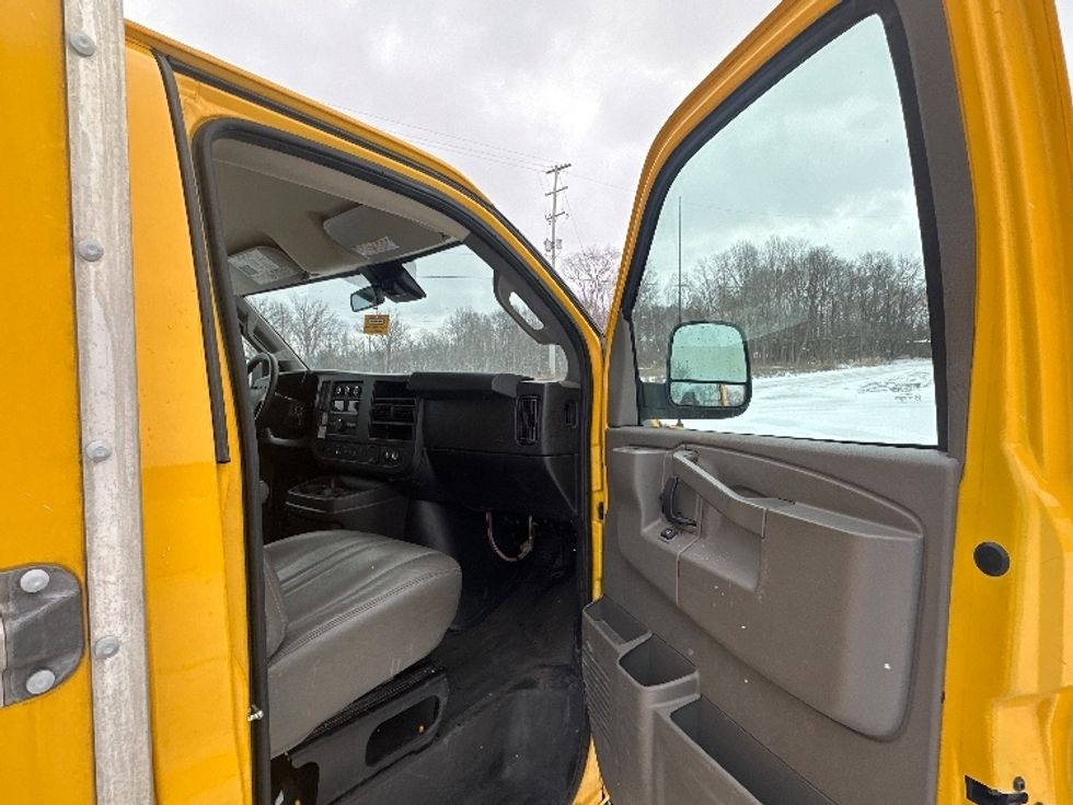 Light Duty Box Truck-Light and Medium Duty Trucks-GMC-2021-Savana G33503-Kalamazoo-MI-124,788\n\t\tmiles-$ 23,250 - Image 20