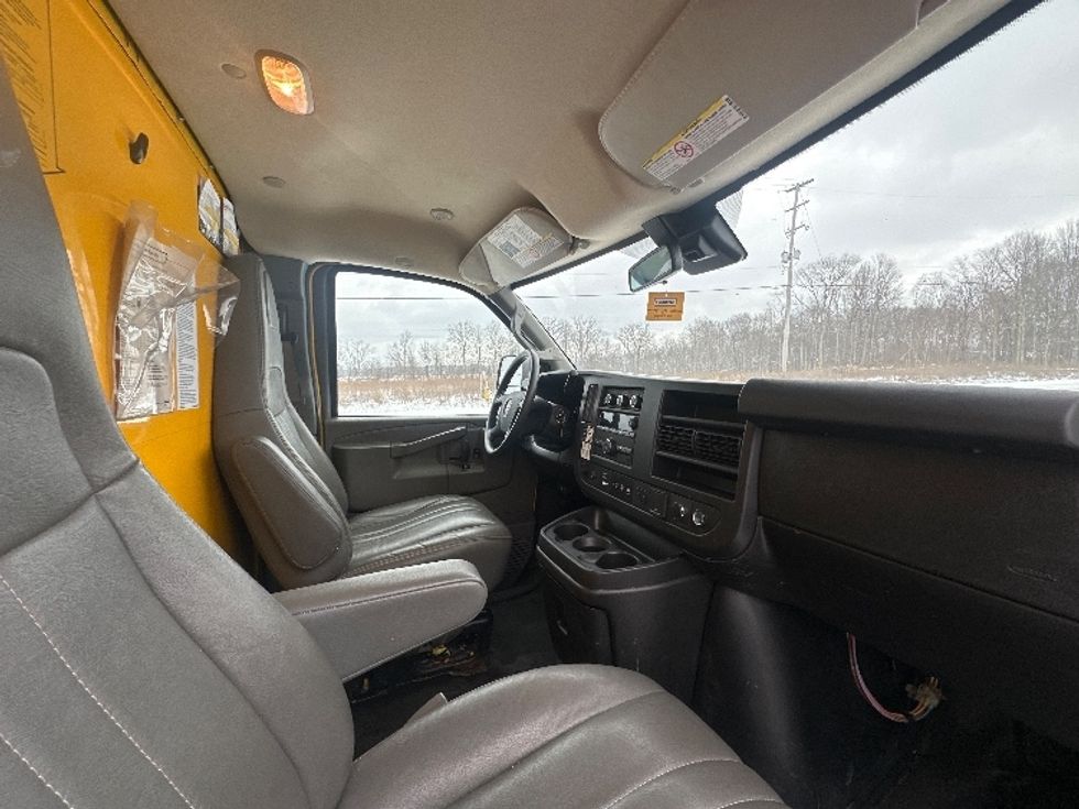 Light Duty Box Truck-Light and Medium Duty Trucks-GMC-2021-Savana G33503-Kalamazoo-MI-124,788\n\t\tmiles-$ 23,250 - Image 22