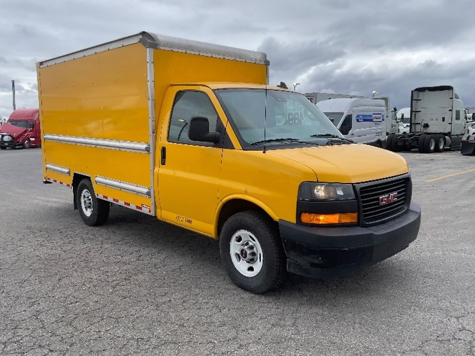 Light Duty Box Truck-Light and Medium Duty Trucks-GMC-2021-Savana G33503-Kansas City-MO-105,088\n\t\tmiles-$ 26,250 - Image 1