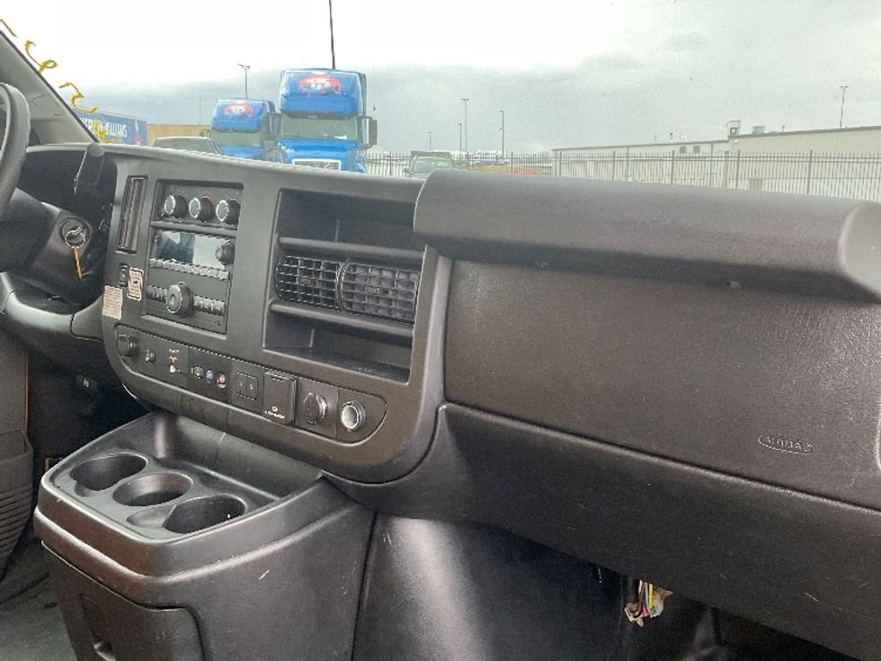 Light Duty Box Truck-Light and Medium Duty Trucks-GMC-2021-Savana G33503-Kansas City-MO-105,088\n\t\tmiles-$ 26,250 - Image 21