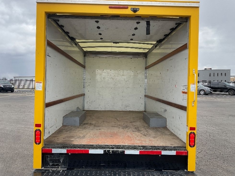 Light Duty Box Truck-Light and Medium Duty Trucks-GMC-2021-Savana G33503-Kansas City-MO-105,088\n\t\tmiles-$ 26,250 - Image 8