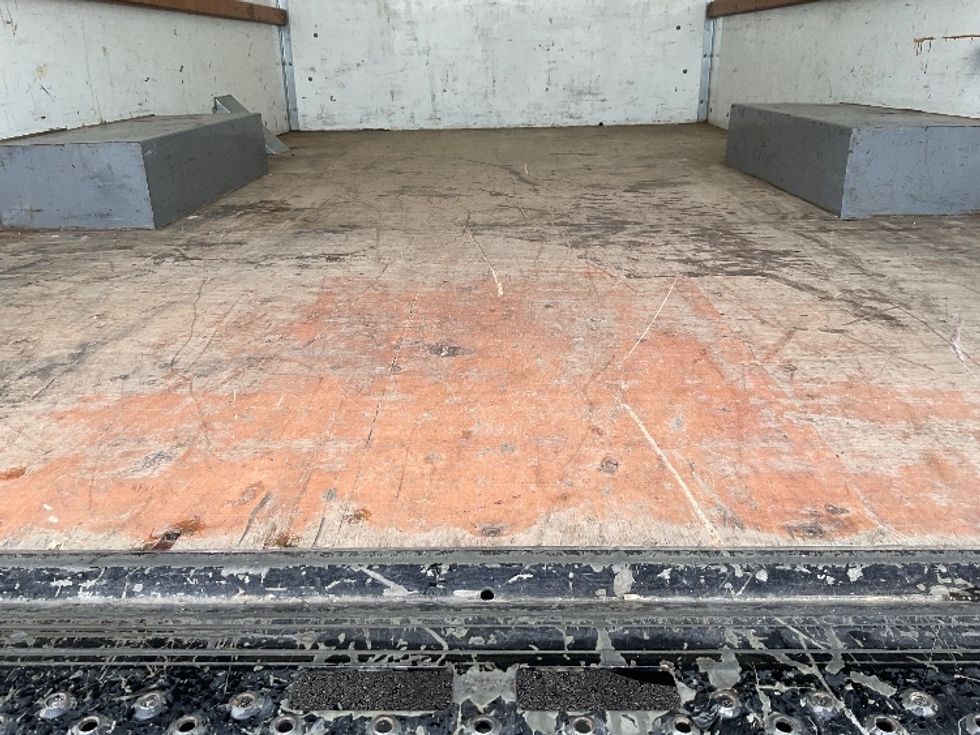 Light Duty Box Truck-Light and Medium Duty Trucks-GMC-2021-Savana G33503-Kansas City-MO-105,088\n\t\tmiles-$ 26,250 - Image 9