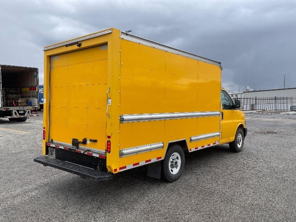 Light Duty Box Truck-Light and Medium Duty Trucks-GMC-2021-Savana G33503-Kansas City-MO-106,496\n\t\tmiles-$ 26,250 - Image 13