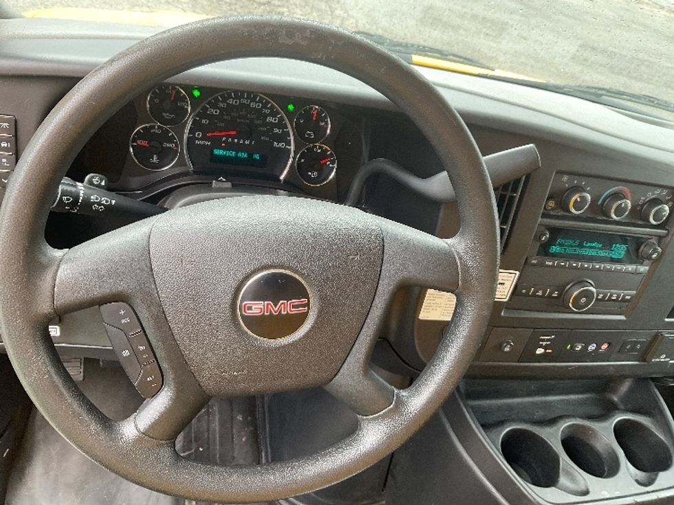 Light Duty Box Truck-Light and Medium Duty Trucks-GMC-2021-Savana G33503-Kansas City-MO-106,496\n\t\tmiles-$ 26,250 - Image 15