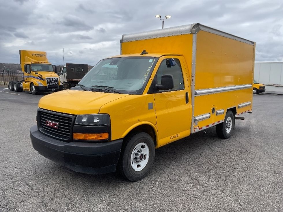 Light Duty Box Truck-Light and Medium Duty Trucks-GMC-2021-Savana G33503-Kansas City-MO-106,496\n\t\tmiles-$ 26,250 - Image 3