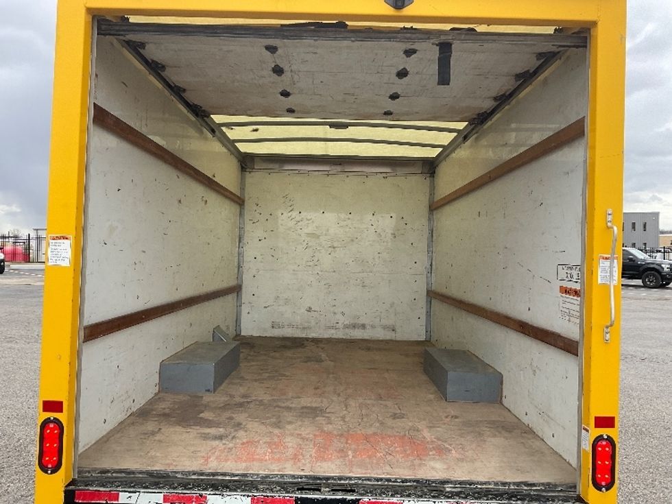 Light Duty Box Truck-Light and Medium Duty Trucks-GMC-2021-Savana G33503-Kansas City-MO-106,496\n\t\tmiles-$ 26,250 - Image 8