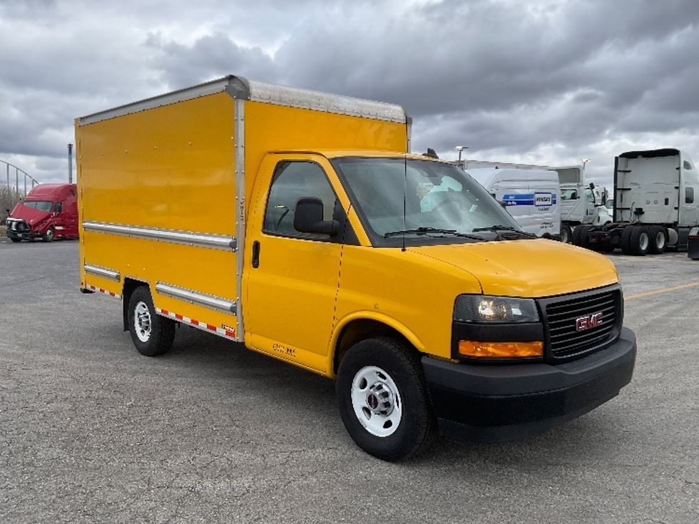 Light Duty Box Truck-Light and Medium Duty Trucks-GMC-2021-Savana G33503-Kansas City-MO-111,605\n\t\tmiles-$ 25,500 - Image 1
