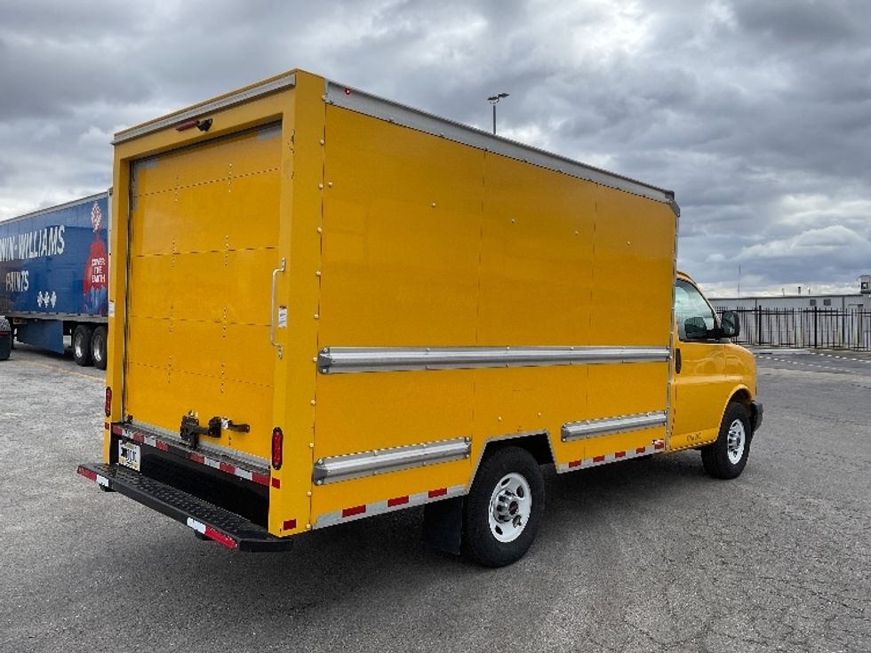 Light Duty Box Truck-Light and Medium Duty Trucks-GMC-2021-Savana G33503-Kansas City-MO-111,605\n\t\tmiles-$ 25,500 - Image 12