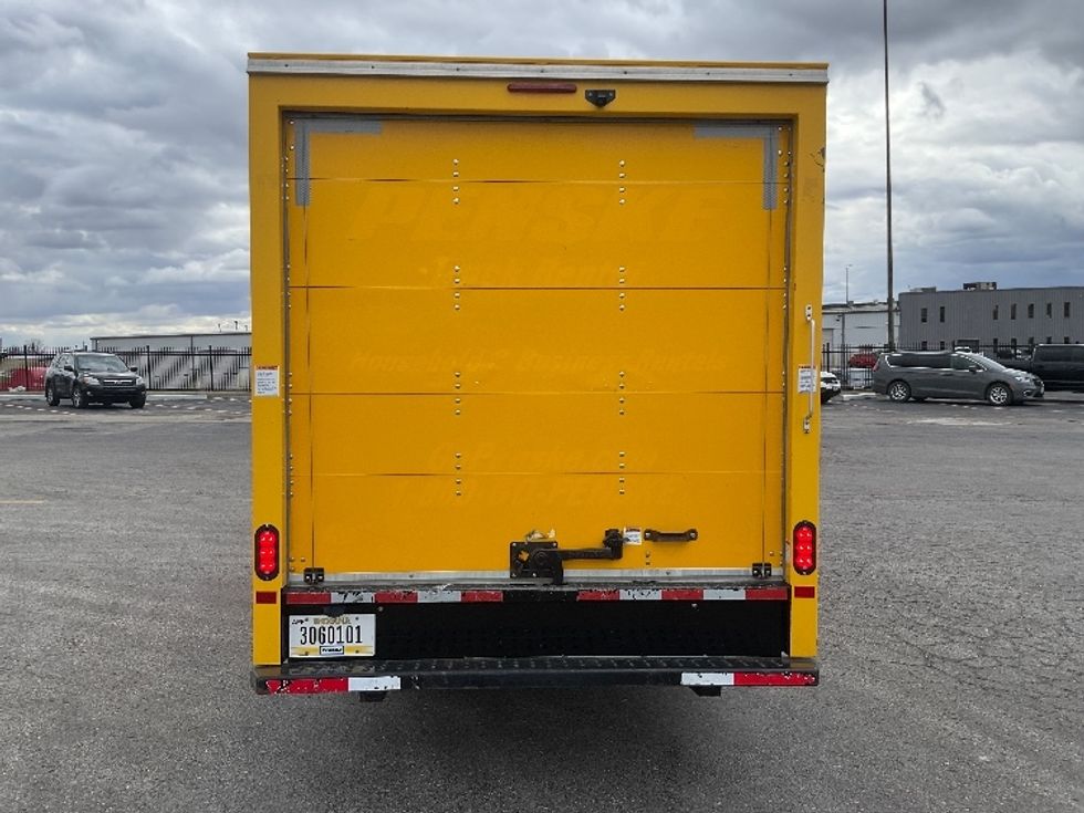 Light Duty Box Truck-Light and Medium Duty Trucks-GMC-2021-Savana G33503-Kansas City-MO-111,605\n\t\tmiles-$ 25,500 - Image 7