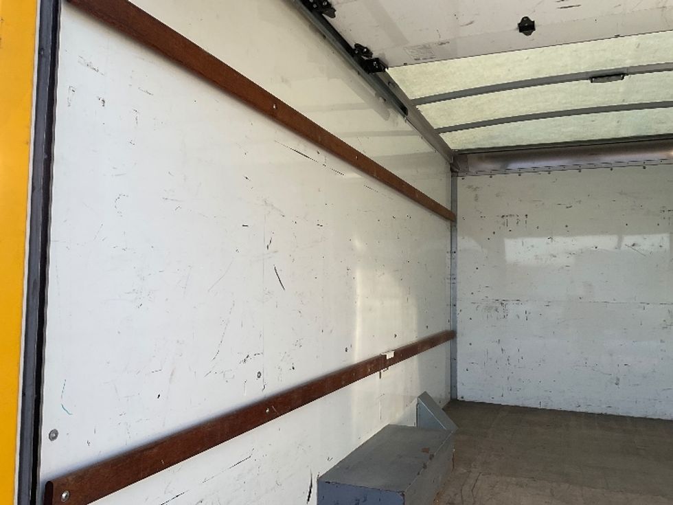 Light Duty Box Truck-Light and Medium Duty Trucks-GMC-2021-Savana G33503-Kansas City-MO-117,089\n\t\tmiles-$ 25,000 - Image 10