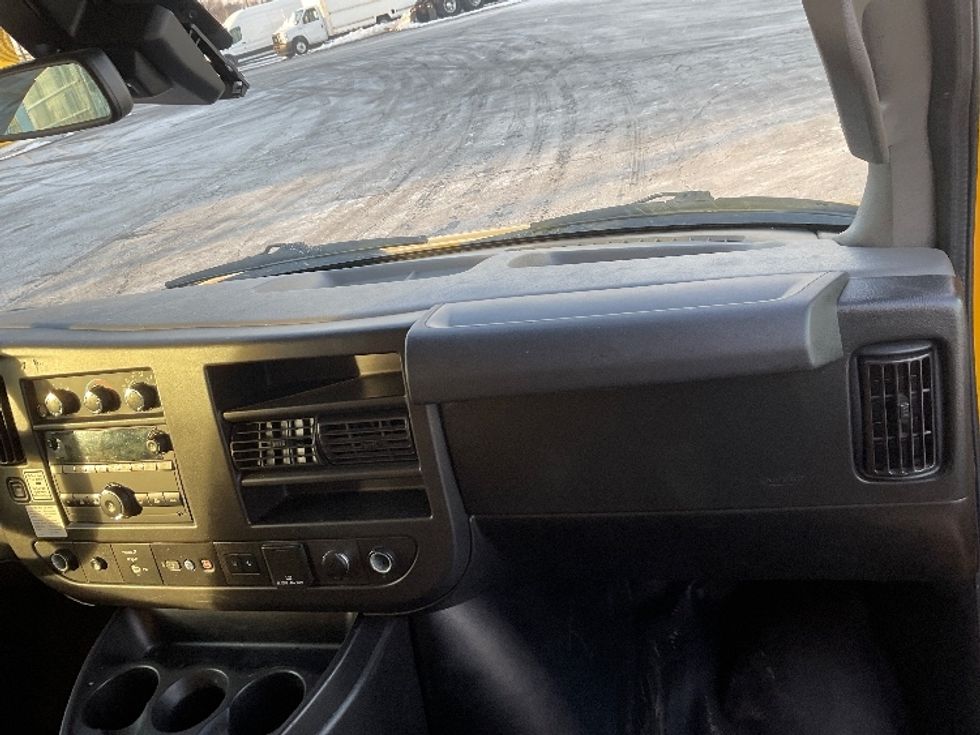 Light Duty Box Truck-Light and Medium Duty Trucks-GMC-2021-Savana G33503-Kansas City-MO-117,089\n\t\tmiles-$ 25,000 - Image 20