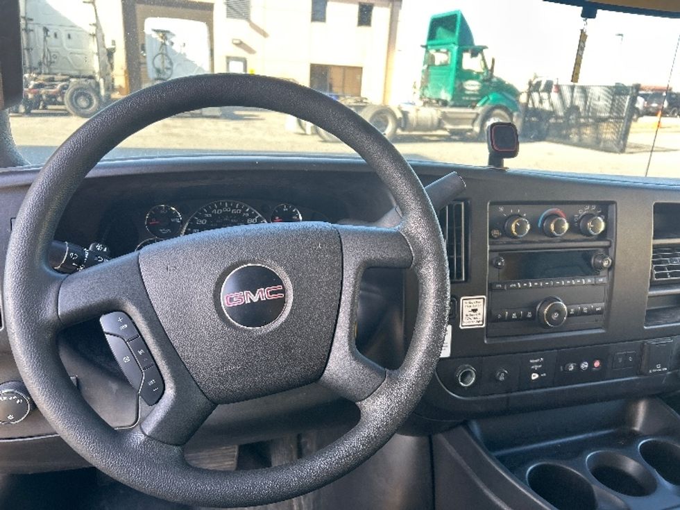 Light Duty Box Truck-Light and Medium Duty Trucks-GMC-2021-Savana G33503-Kansas City-MO-122,352\n\t\tmiles-$ 24,250 - Image 18