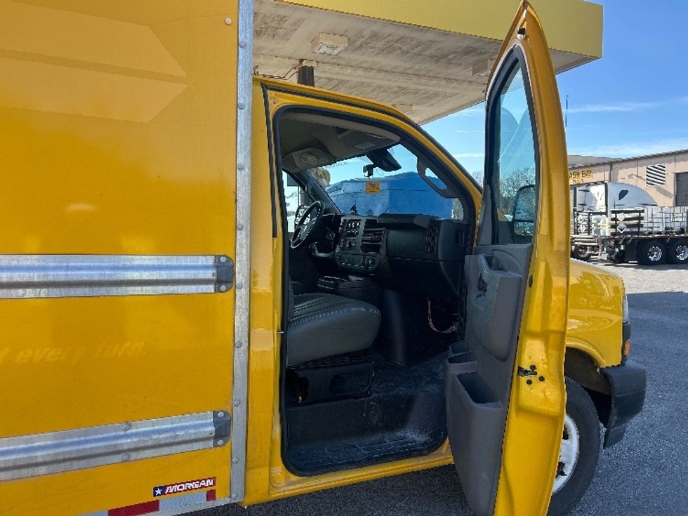 Light Duty Box Truck-Light and Medium Duty Trucks-GMC-2021-Savana G33503-Kansas City-MO-122,352\n\t\tmiles-$ 24,250 - Image 20