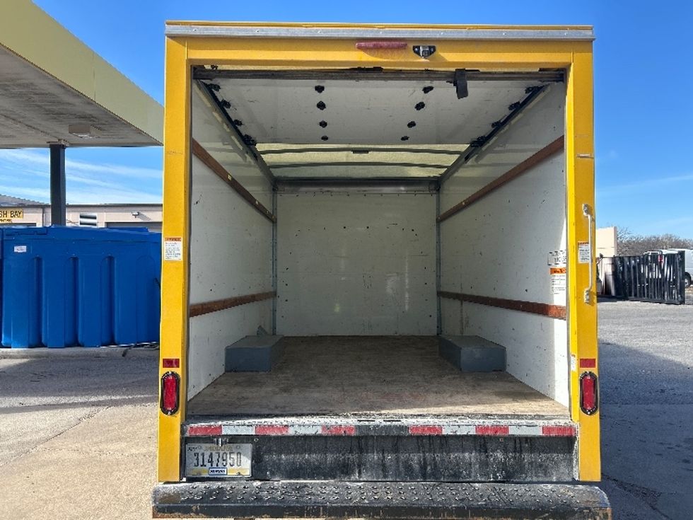 Light Duty Box Truck-Light and Medium Duty Trucks-GMC-2021-Savana G33503-Kansas City-MO-122,352\n\t\tmiles-$ 24,250 - Image 9