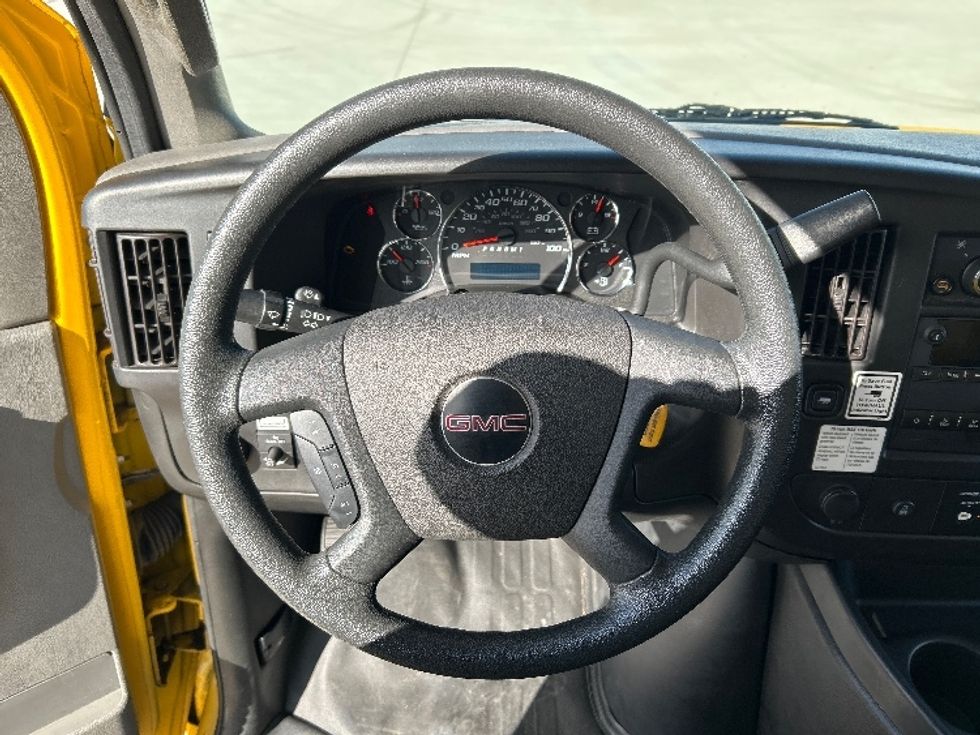 Light Duty Box Truck-Light and Medium Duty Trucks-GMC-2021-Savana G33503-Katy-TX-105,485\n\t\tmiles-$ 25,750 - Image 17