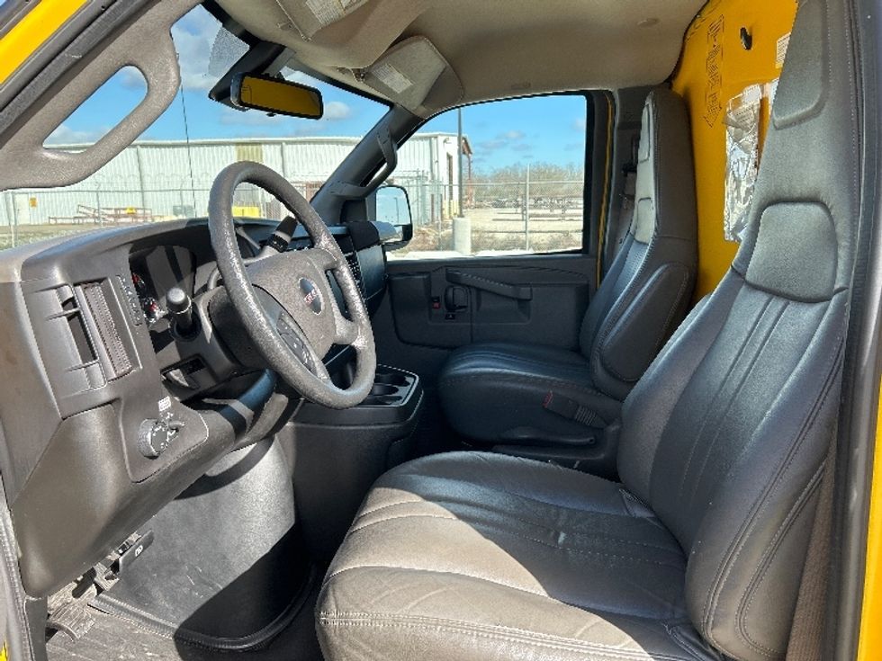 Light Duty Box Truck-Light and Medium Duty Trucks-GMC-2021-Savana G33503-Katy-TX-105,485\n\t\tmiles-$ 25,750 - Image 18