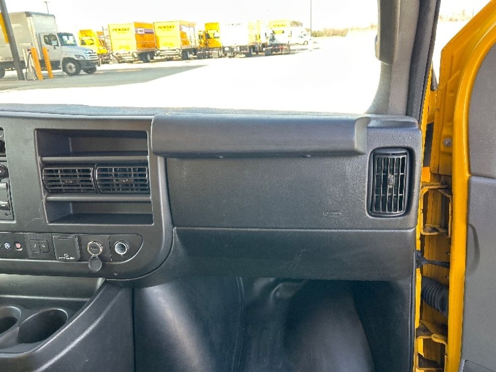 Light Duty Box Truck-Light and Medium Duty Trucks-GMC-2021-Savana G33503-Katy-TX-105,485\n\t\tmiles-$ 25,750 - Image 20