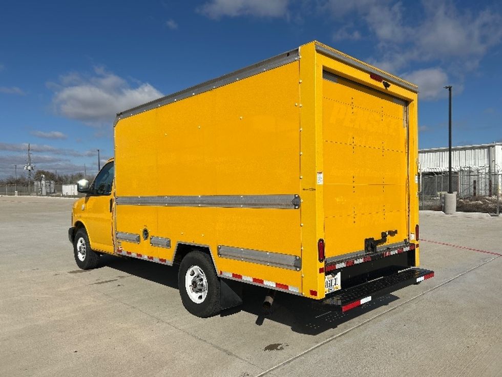 Light Duty Box Truck-Light and Medium Duty Trucks-GMC-2021-Savana G33503-Katy-TX-105,485\n\t\tmiles-$ 25,750 - Image 6