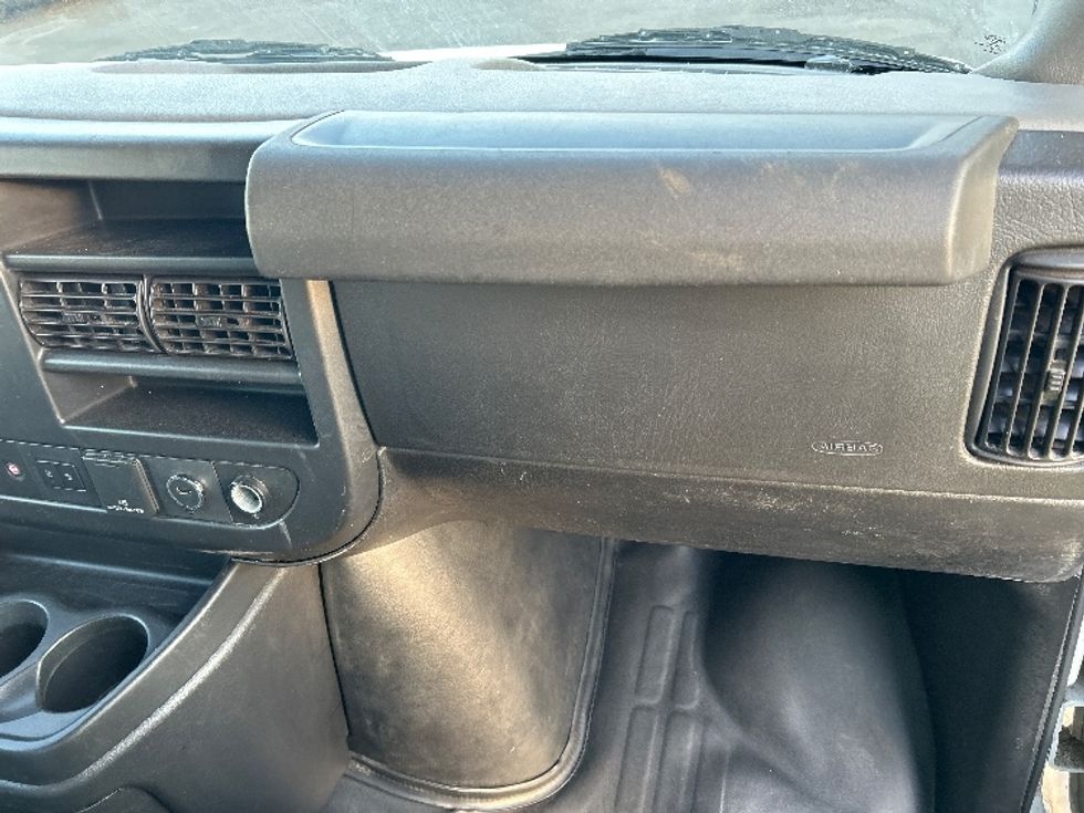 Light Duty Box Truck-Light and Medium Duty Trucks-GMC-2021-Savana G33503-Kearny-NJ-106,229\n\t\tmiles-$ 27,250 - Image 18