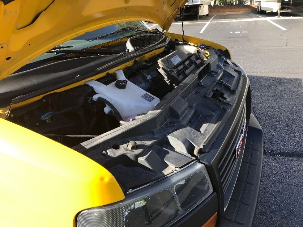 Light Duty Box Truck-Light and Medium Duty Trucks-GMC-2021-Savana G33503-Kennesaw-GA-104,465\n\t\tmiles-$ 26,250 - Image 23