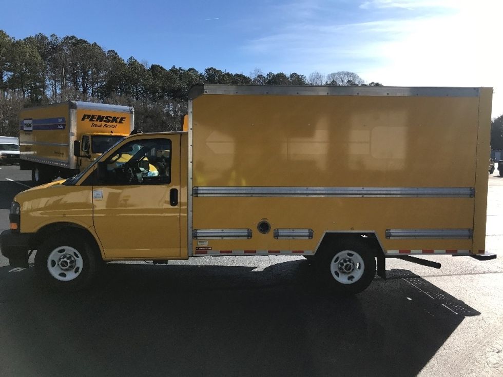 Light Duty Box Truck-Light and Medium Duty Trucks-GMC-2021-Savana G33503-Kennesaw-GA-104,465\n\t\tmiles-$ 26,250 - Image 4