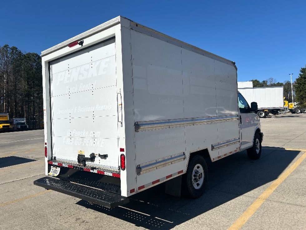 Light Duty Box Truck-Light and Medium Duty Trucks-GMC-2021-Savana G33503-Kennesaw-GA-105,164\n\t\tmiles-$ 29,500 - Image 12