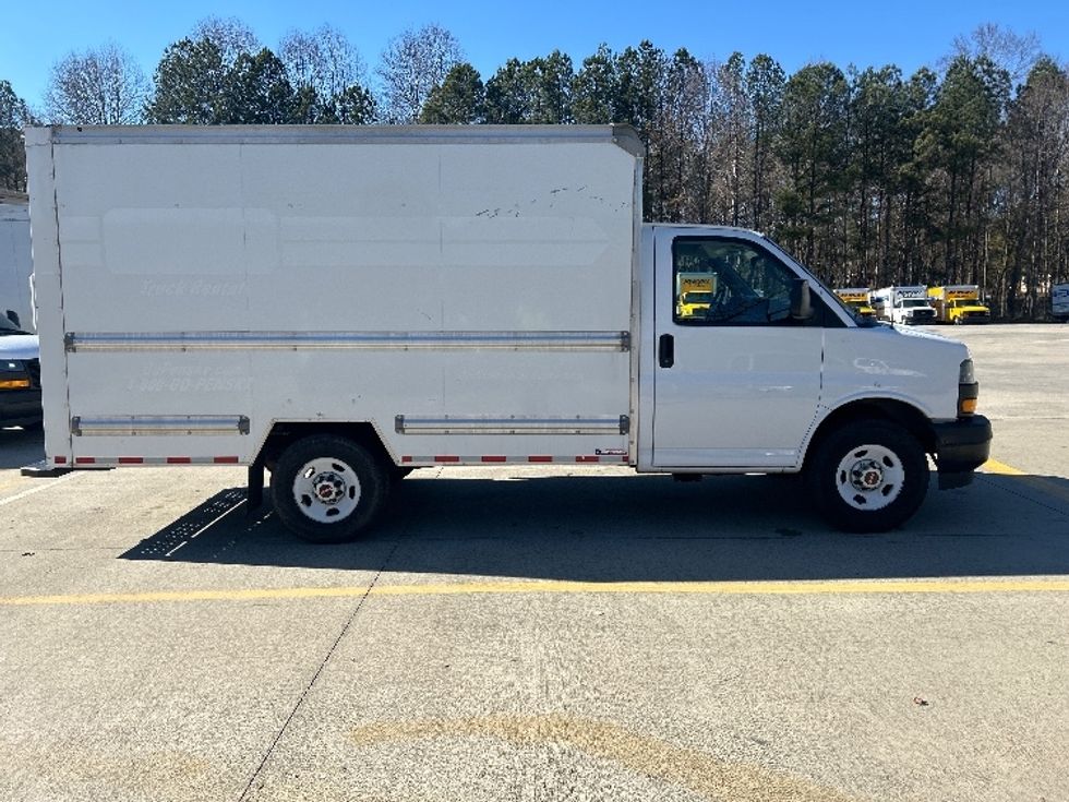 Light Duty Box Truck-Light and Medium Duty Trucks-GMC-2021-Savana G33503-Kennesaw-GA-105,164\n\t\tmiles-$ 29,500 - Image 14