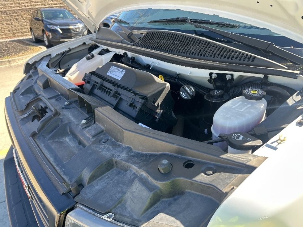 Light Duty Box Truck-Light and Medium Duty Trucks-GMC-2021-Savana G33503-Kennesaw-GA-105,164\n\t\tmiles-$ 29,500 - Image 23