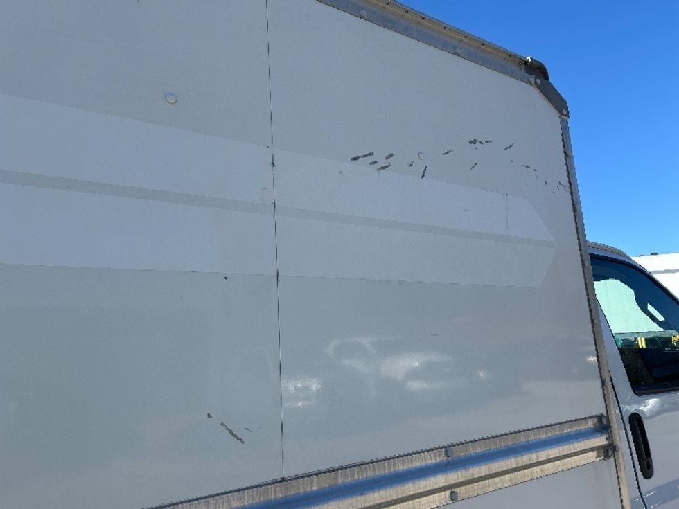 Light Duty Box Truck-Light and Medium Duty Trucks-GMC-2021-Savana G33503-Kennesaw-GA-105,164\n\t\tmiles-$ 29,500 - Image 24