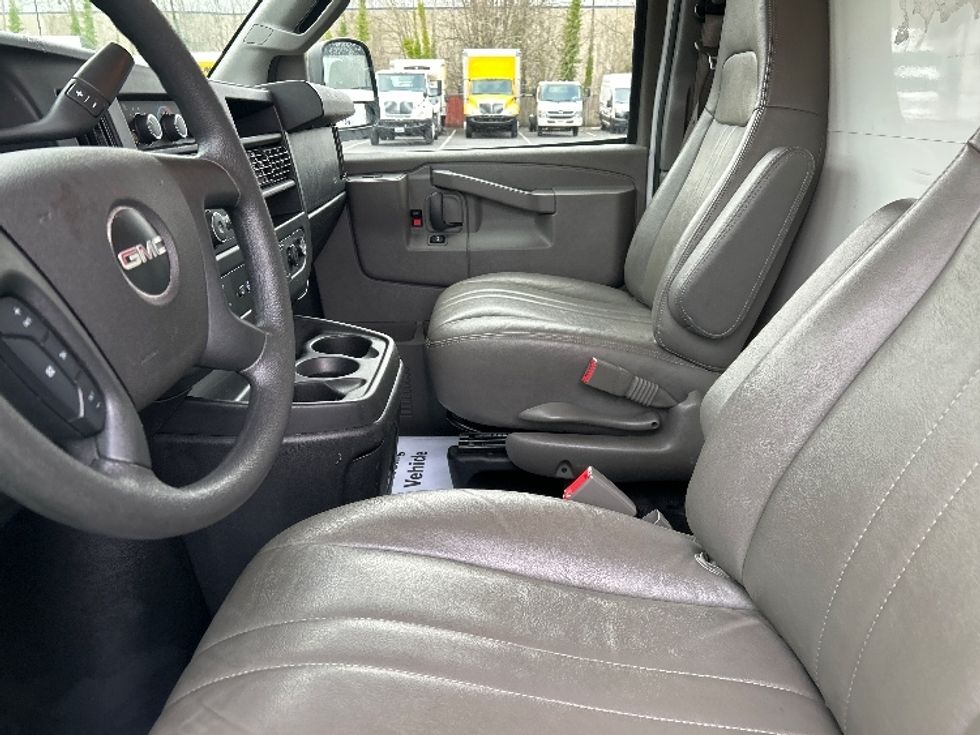 Light Duty Box Truck-Light and Medium Duty Trucks-GMC-2021-Savana G33503-Kent-WA-110,816\n\t\tmiles-$ 29,000 - Image 15