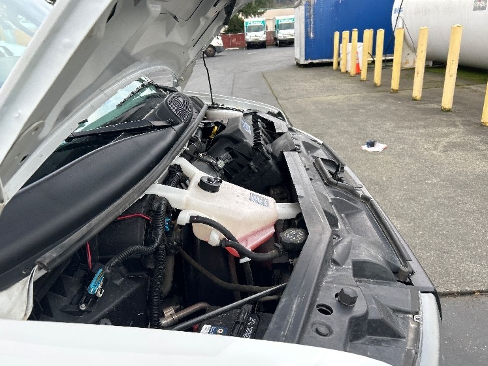 Light Duty Box Truck-Light and Medium Duty Trucks-GMC-2021-Savana G33503-Kent-WA-110,816\n\t\tmiles-$ 29,000 - Image 19