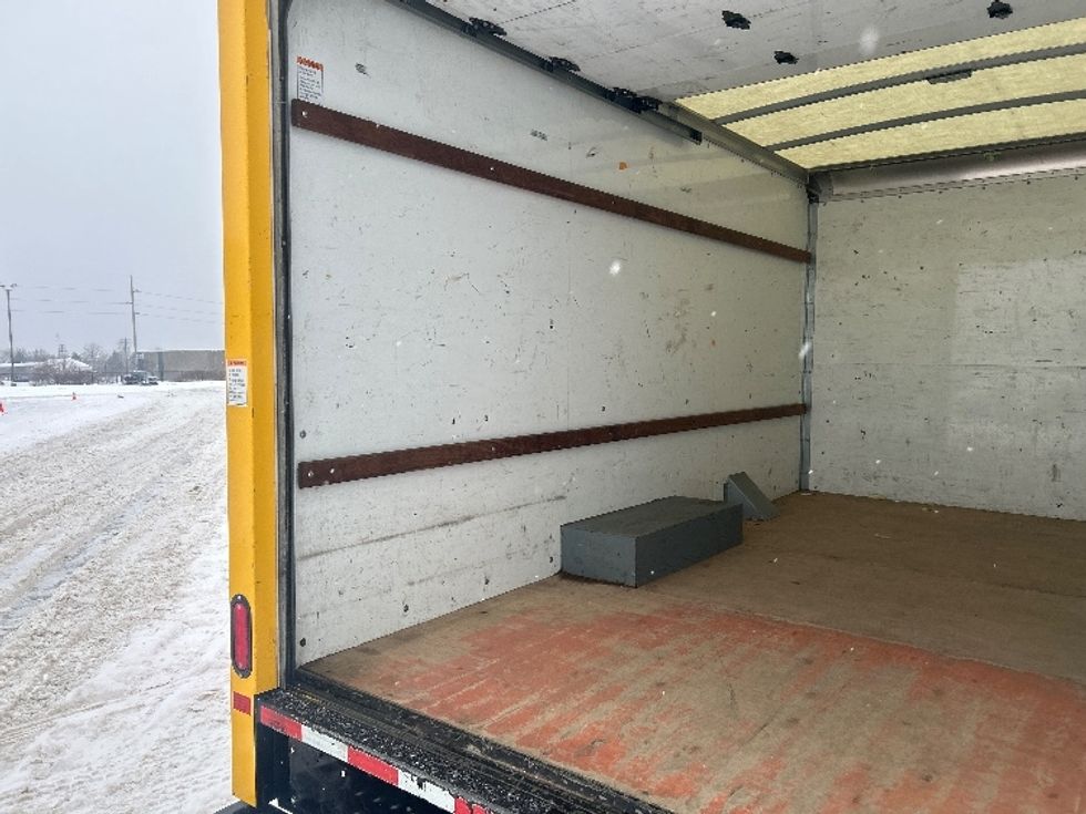 Light Duty Box Truck-Light and Medium Duty Trucks-GMC-2021-Savana G33503-Kentwood-MI-102,875\n\t\tmiles-$ 25,750 - Image 10