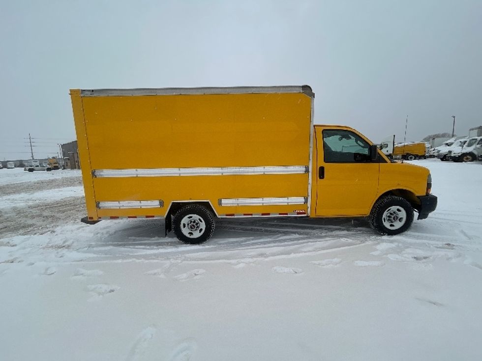 Light Duty Box Truck-Light and Medium Duty Trucks-GMC-2021-Savana G33503-Kentwood-MI-102,875\n\t\tmiles-$ 25,750 - Image 14