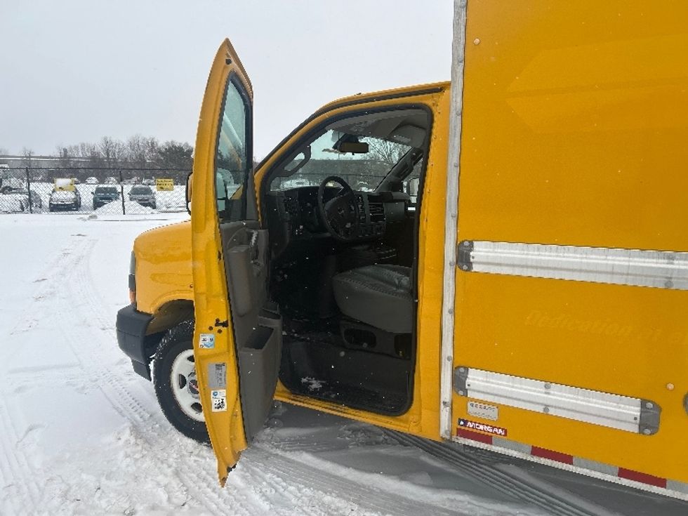 Light Duty Box Truck-Light and Medium Duty Trucks-GMC-2021-Savana G33503-Kentwood-MI-102,875\n\t\tmiles-$ 25,750 - Image 15