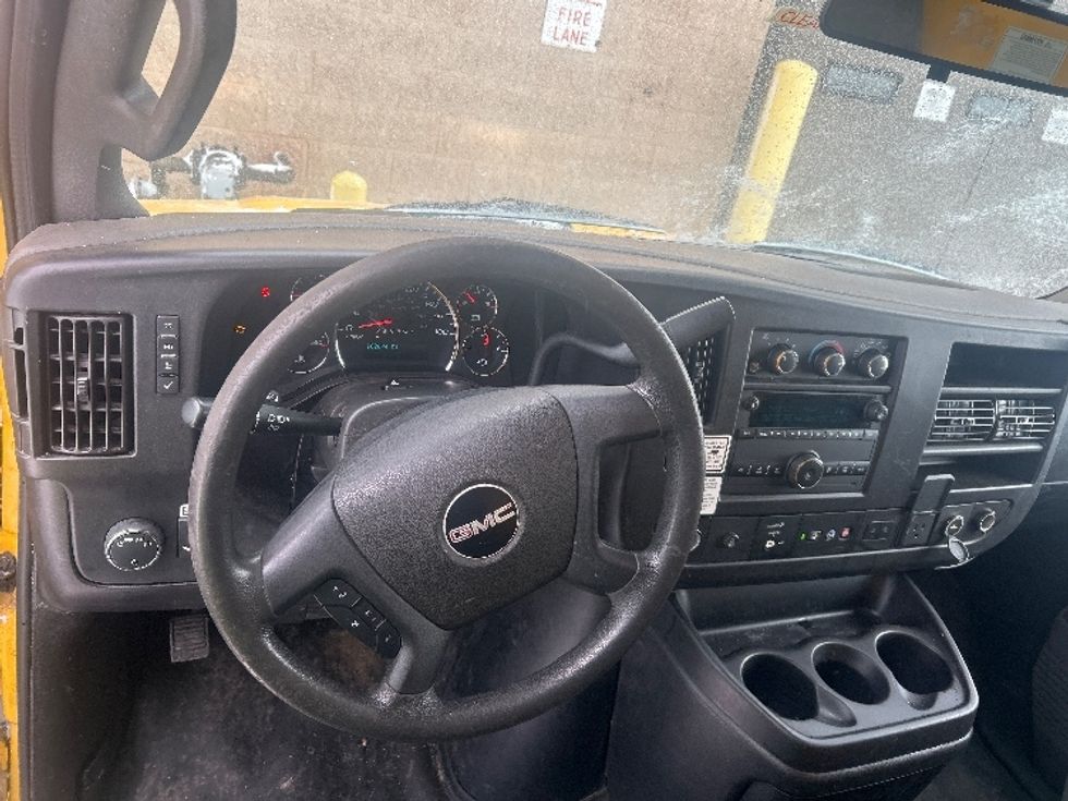 Light Duty Box Truck-Light and Medium Duty Trucks-GMC-2021-Savana G33503-Kentwood-MI-102,875\n\t\tmiles-$ 25,750 - Image 17