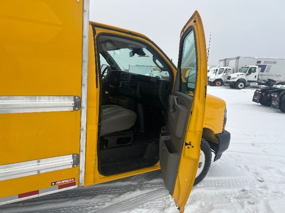 Light Duty Box Truck-Light and Medium Duty Trucks-GMC-2021-Savana G33503-Kentwood-MI-102,875\n\t\tmiles-$ 25,750 - Image 19