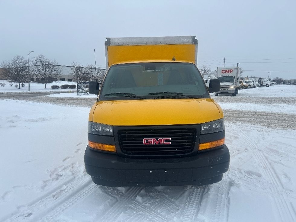 Light Duty Box Truck-Light and Medium Duty Trucks-GMC-2021-Savana G33503-Kentwood-MI-102,875\n\t\tmiles-$ 25,750 - Image 2