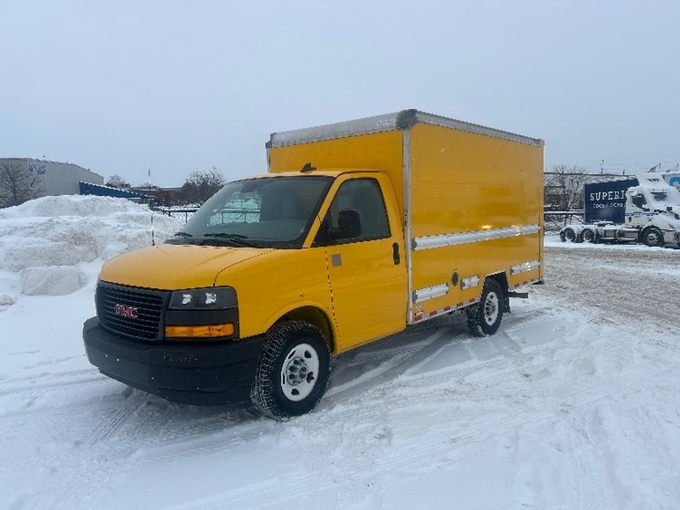 Light Duty Box Truck-Light and Medium Duty Trucks-GMC-2021-Savana G33503-Kentwood-MI-102,875\n\t\tmiles-$ 25,750 - Image 3