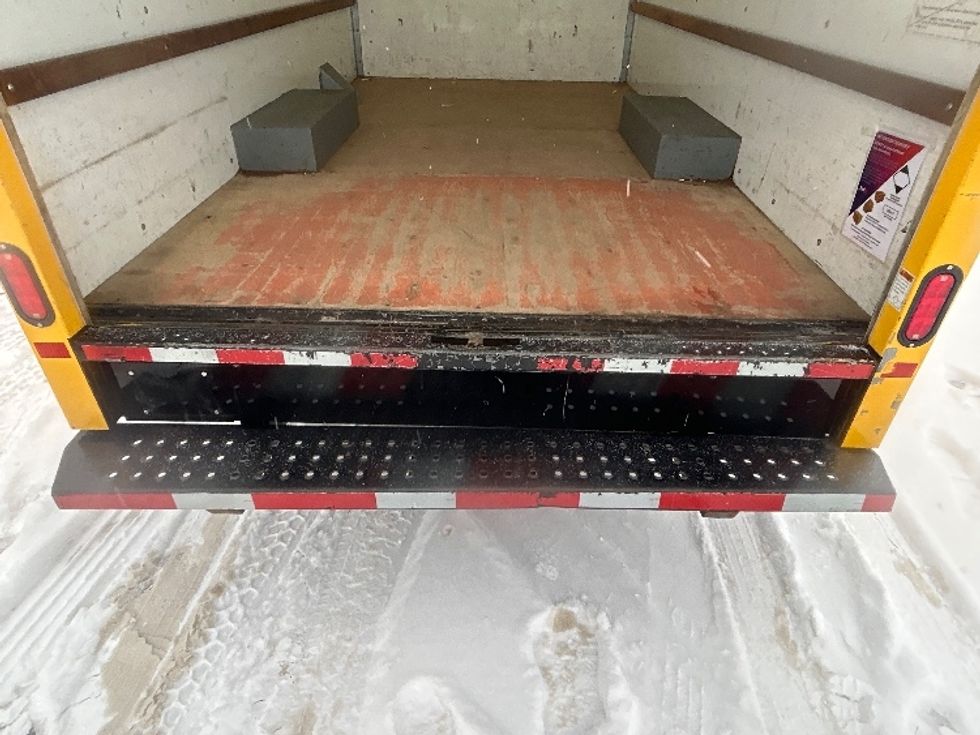 Light Duty Box Truck-Light and Medium Duty Trucks-GMC-2021-Savana G33503-Kentwood-MI-102,875\n\t\tmiles-$ 25,750 - Image 9