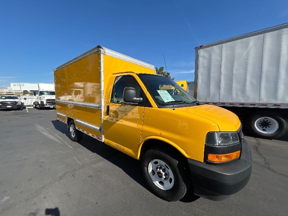 Light Duty Box Truck-Light and Medium Duty Trucks-GMC-2021-Savana G33503-La Mirada-CA-100,752\n\t\tmiles-$ 27,500 - Image 1