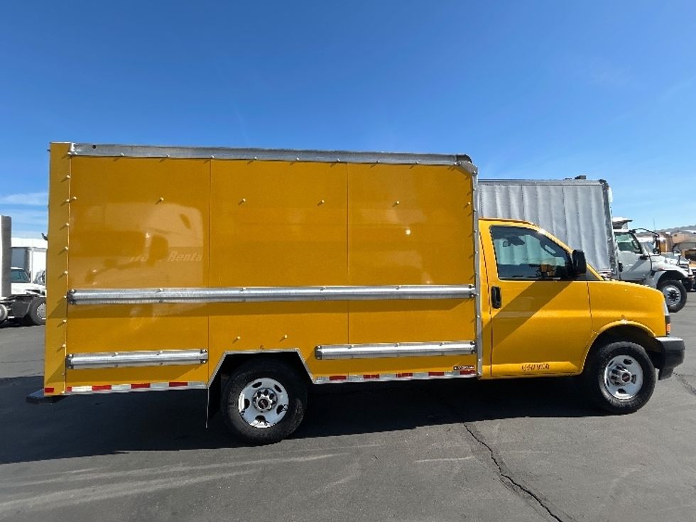 Light Duty Box Truck-Light and Medium Duty Trucks-GMC-2021-Savana G33503-La Mirada-CA-100,752\n\t\tmiles-$ 27,500 - Image 15