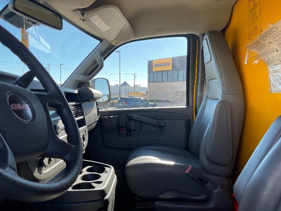 Light Duty Box Truck-Light and Medium Duty Trucks-GMC-2021-Savana G33503-La Mirada-CA-100,752\n\t\tmiles-$ 27,500 - Image 19