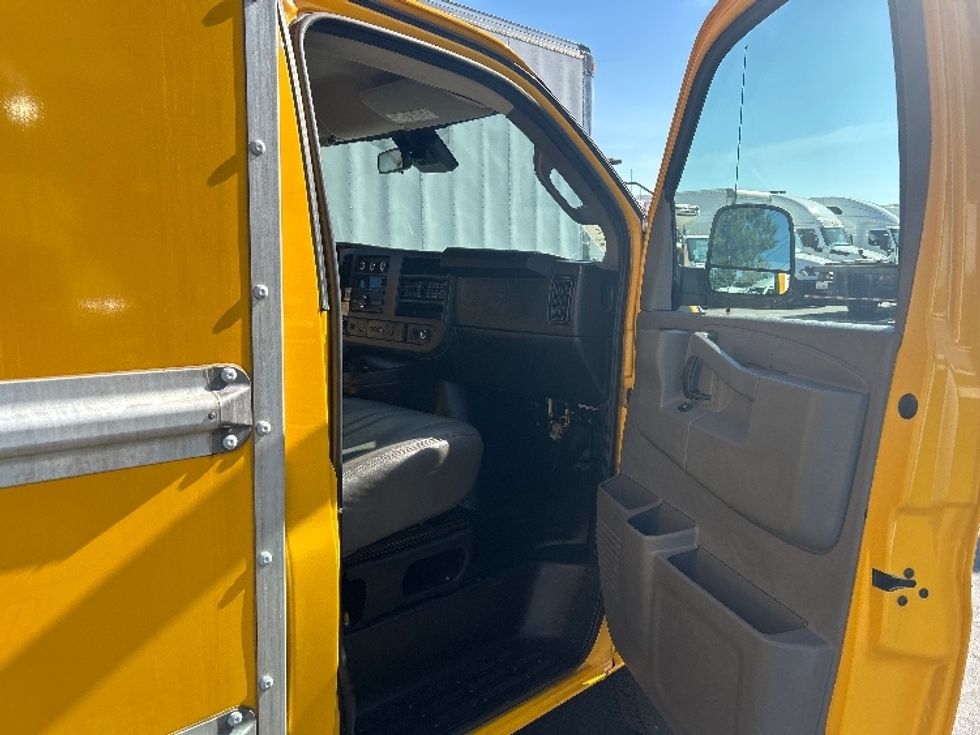 Light Duty Box Truck-Light and Medium Duty Trucks-GMC-2021-Savana G33503-La Mirada-CA-100,752\n\t\tmiles-$ 27,500 - Image 20
